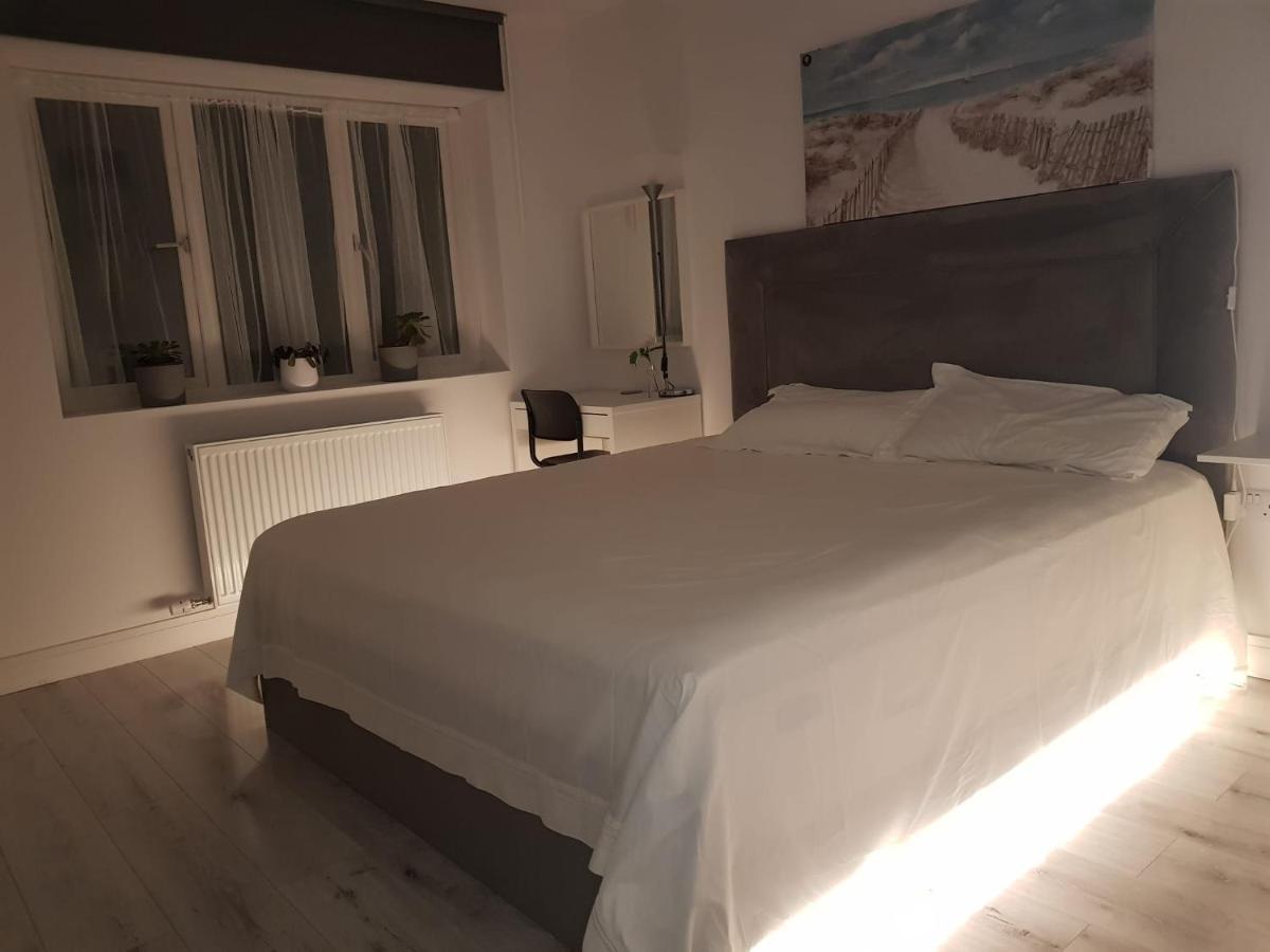 Barnoaks House - Private Room Ensuite Bathroom Homestay Δουβλίνο Εξωτερικό φωτογραφία